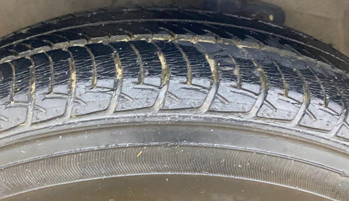 2017 Maruti Celerio VXI AMT, Petrol, Automatic, 18,416 km, Left Front Tyre Tread
