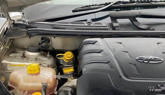 2017 Mahindra XUV500 W4, Diesel, Manual, 57,879 km, Engine View - Right