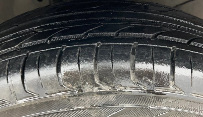 2015 Honda Amaze 1.2L I-VTEC SX, Petrol, Manual, 30,981 km, Right Front Tyre Tread