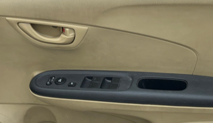 2015 Honda Amaze 1.2L I-VTEC SX, Petrol, Manual, 30,981 km, Driver Side Door Panels Control