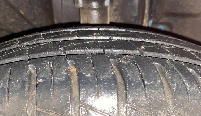 2022 Renault Kwid CLIMBER MT 1.0, Petrol, Manual, 10,533 km, Right Front Tyre Tread