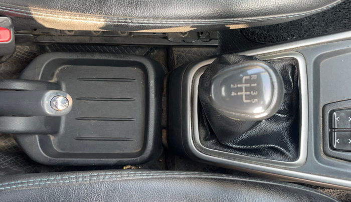 2021 Datsun Redi Go T(O) 1.0, Petrol, Manual, 98,763 km, Gear Lever