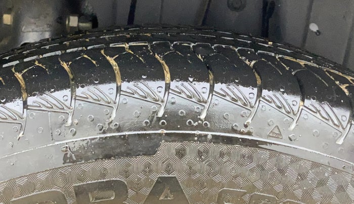 2024 Mahindra XUV 3XO AX5 1.2 L TCMPFi, Petrol, Manual, 27,203 km, Left Rear Tyre Tread