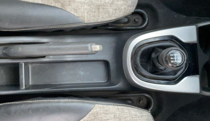 2017 Honda WR-V 1.2L I-VTEC S MT, Petrol, Manual, 1,46,319 km, Gear Lever