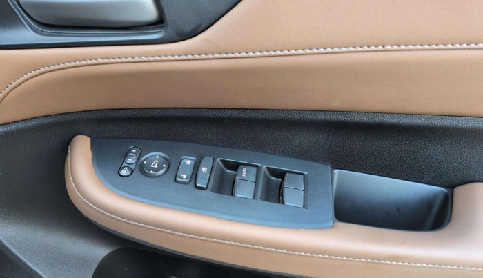 2024 Honda ELEVATE ZX CVT, Petrol, Automatic, 5,490 km, Driver Side Door Panels Control