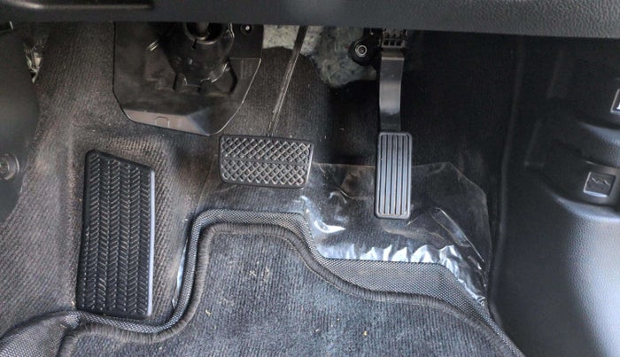 2024 Honda ELEVATE ZX CVT, Petrol, Automatic, 5,490 km, Pedals