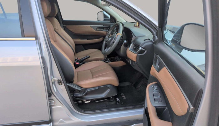 2024 Honda ELEVATE ZX CVT, Petrol, Automatic, 5,490 km, Right Side Front Door Cabin