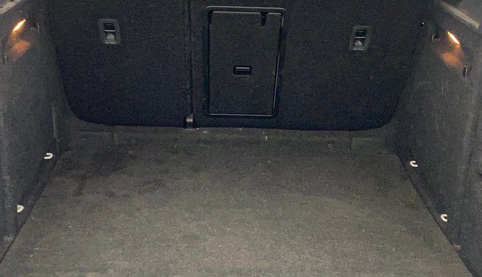 2016 Skoda Superb STYLE 1.8 TSI MT, Petrol, Manual, 48,557 km, Boot Inside