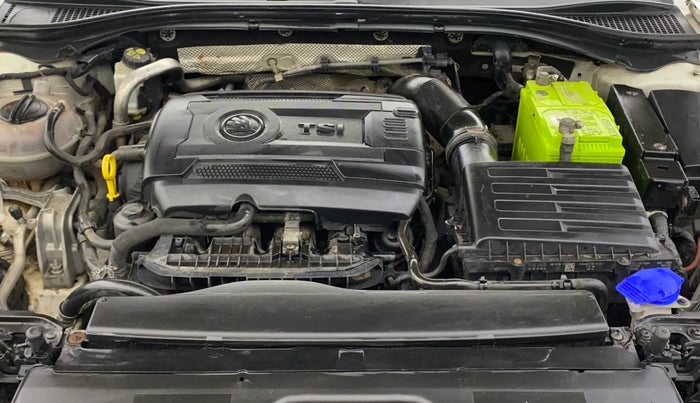 2016 Skoda Superb STYLE 1.8 TSI MT, Petrol, Manual, 48,557 km, Engine View