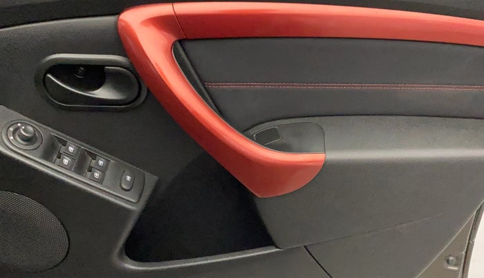 2017 Renault Duster 85 PS RXS MT DIESEL, Diesel, Manual, 1,40,934 km, Driver Side Door Panels Control