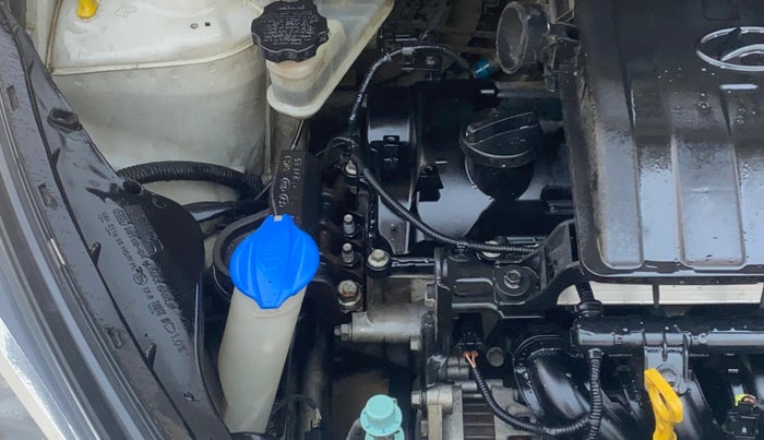 2016 Hyundai Xcent S 1.2, Petrol, Manual, 1,17,304 km, Engine View - Right