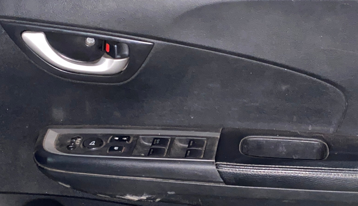 2018 Honda BR-V 1.5L I- DTEC VX, Diesel, Manual, 91,347 km, Driver Side Door Panels Control