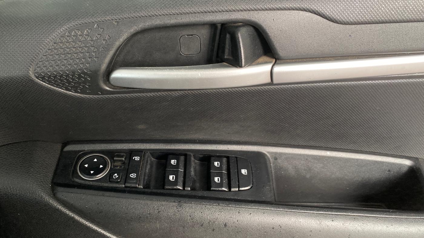 2021 KIA SONET HTK PLUS 1.2, Petrol, Manual, 65,228 km, Driver Side Door Panels Control