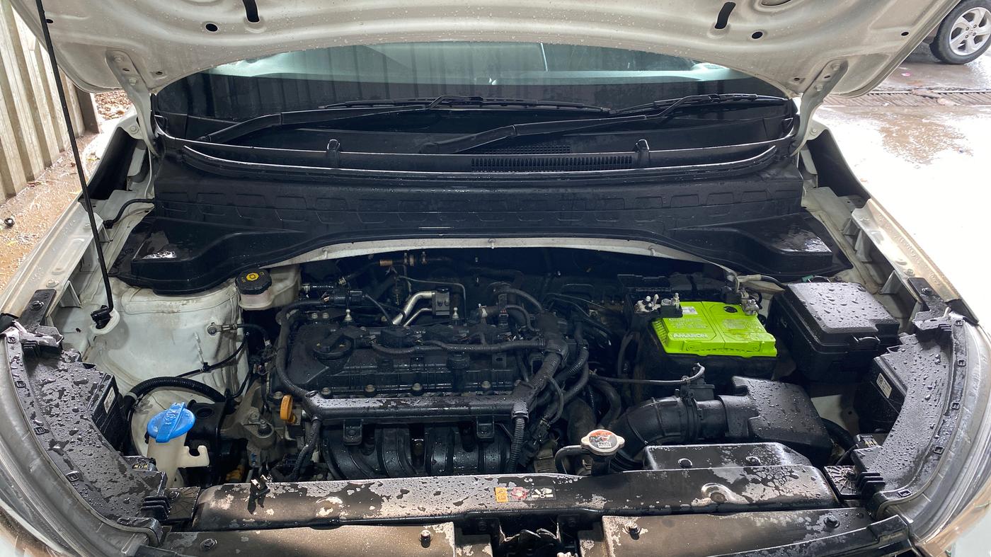 2021 KIA SONET HTK PLUS 1.2, Petrol, Manual, 65,228 km, Engine View