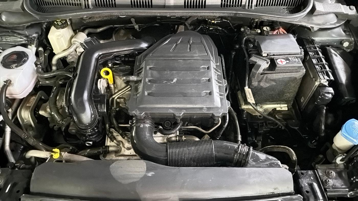 2023 Volkswagen VIRTUS TOPLINE TSI 1.0 AT, Petrol, Automatic, 38,311 km, Engine View