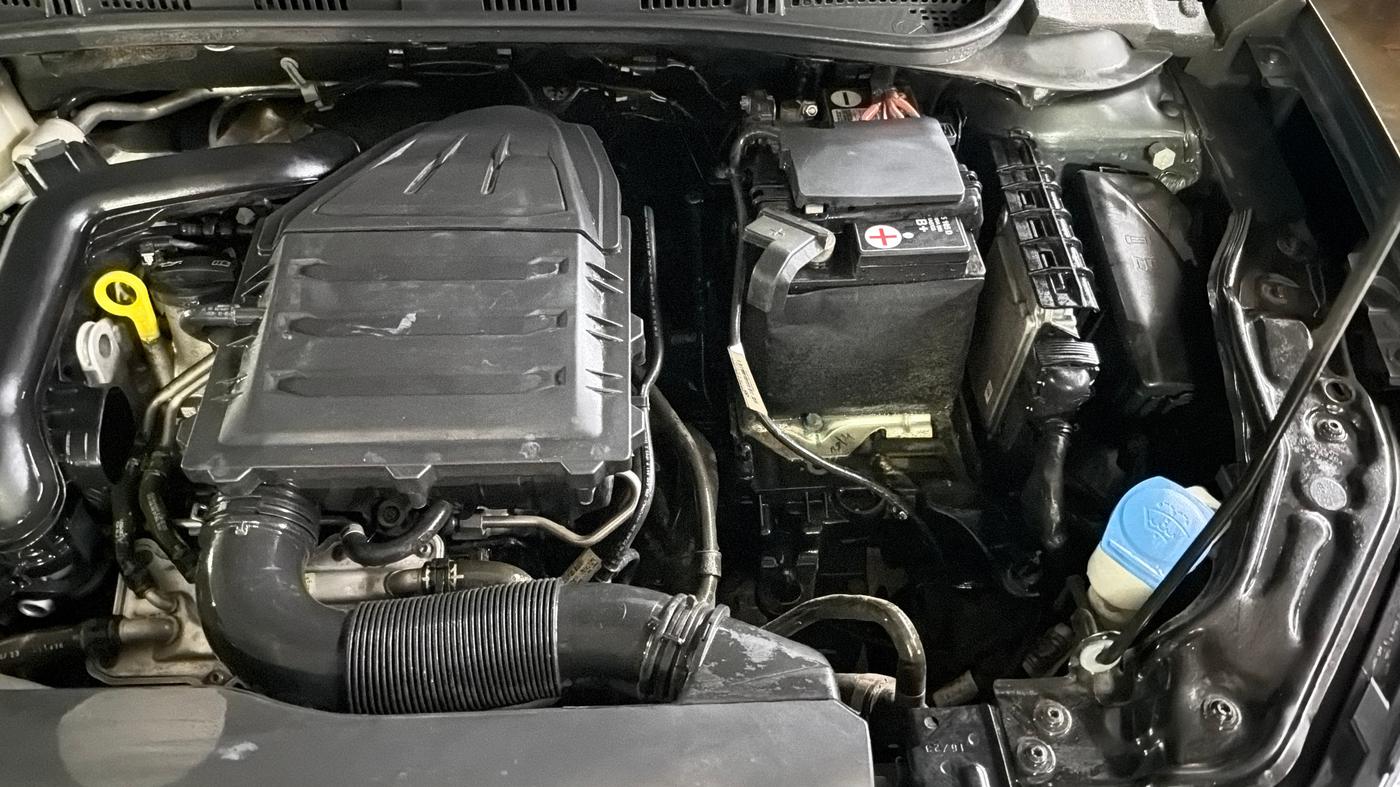 2023 Volkswagen VIRTUS TOPLINE TSI 1.0 AT, Petrol, Automatic, 38,311 km, Engine View - Left
