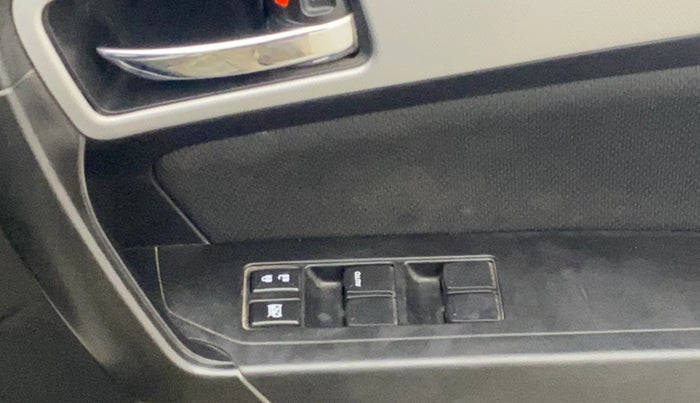 2020 Maruti Vitara Brezza ZXI, Petrol, Manual, 1,49,239 km, Driver Side Door Panels Control