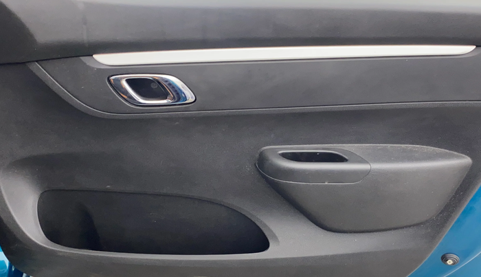 2022 Renault Kwid CLIMBER MT 1.0, Petrol, Manual, 14,836 km, Driver Side Door Panels Control