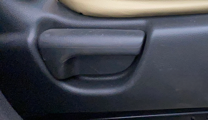 2017 Honda City 1.5L I-VTEC VX CVT, Petrol, Automatic, 1,20,032 km, Driver Side Adjustment Panel