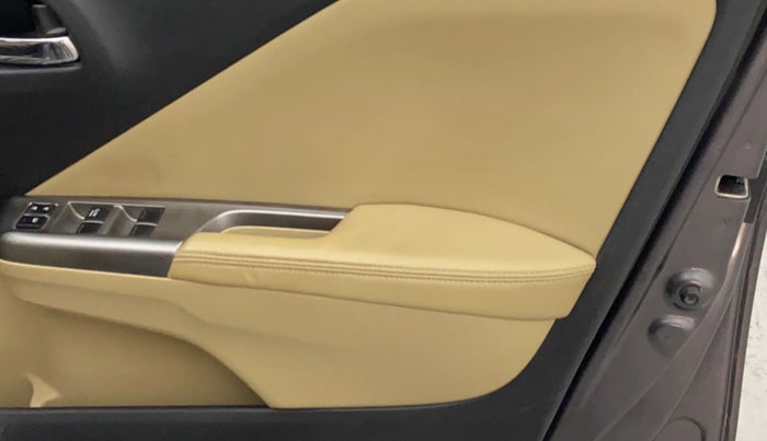 2017 Honda City 1.5L I-VTEC VX CVT, Petrol, Automatic, 1,20,032 km, Driver Side Door Panels Control