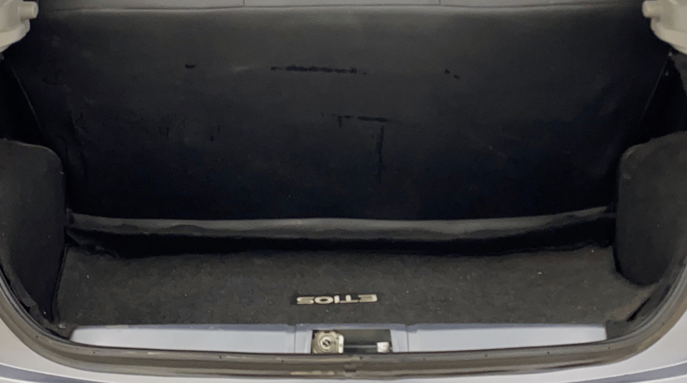 2013 Toyota Etios Liva G, Petrol, Manual, 1,18,636 km, Boot Inside