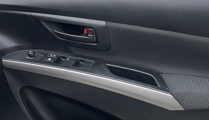 2022 Maruti S Cross SIGMA 1.5, Petrol, Manual, 42,301 km, Driver Side Door Panels Control