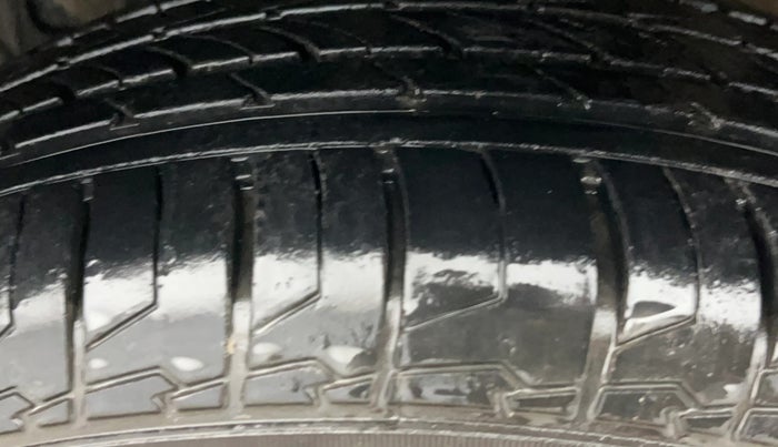 2022 Maruti S Cross SIGMA 1.5, Petrol, Manual, 42,301 km, Left Front Tyre Tread