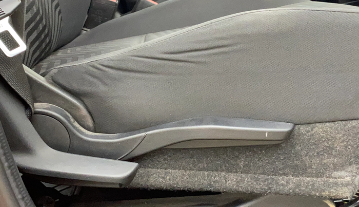 2019 Maruti Swift VXI, Petrol, Manual, 33,813 km, Driver Side Adjustment Panel