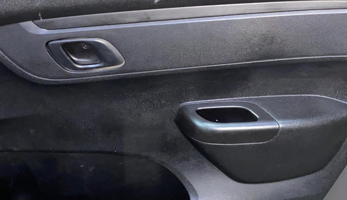 2017 Renault Kwid RXT 1.0, Petrol, Manual, 28,650 km, Driver Side Door Panels Control