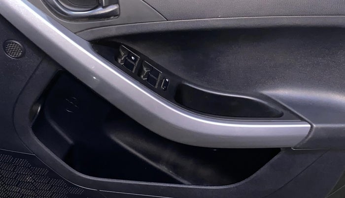 2022 Tata NEXON XM PETROL, Petrol, Manual, 60,326 km, Driver Side Door Panels Control