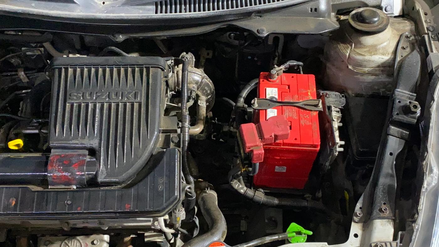 2014 Maruti Swift VXI, Petrol, Manual, 19,890 km, Engine View - Left