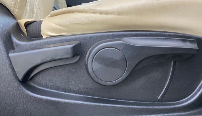 2020 MG HECTOR SUPER 1.5 PETROL, Petrol, Manual, 55,775 km, Driver Side Adjustment Panel