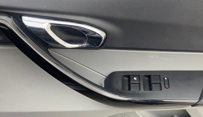2020 Tata Tiago XZ PLUS PETROL, Petrol, Manual, 29,843 km, Driver Side Door Panels Control