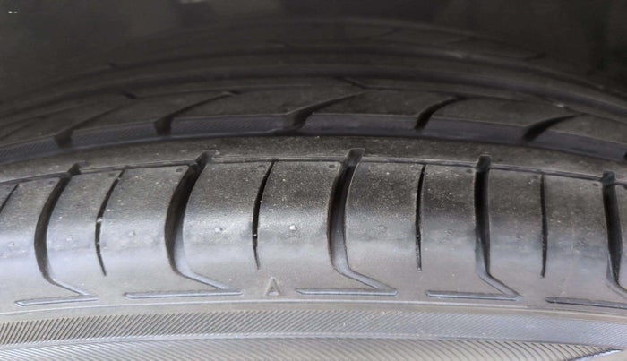 2020 Mercedes Benz E Class E 220 D, Diesel, Automatic, 34,805 km, Left Front Tyre Tread