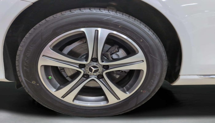 2020 Mercedes Benz E Class E 220 D, Diesel, Automatic, 34,805 km, Left Front Wheel