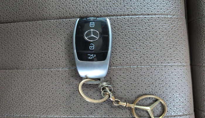 2020 Mercedes Benz E Class E 220 D, Diesel, Automatic, 34,805 km, Key Close Up