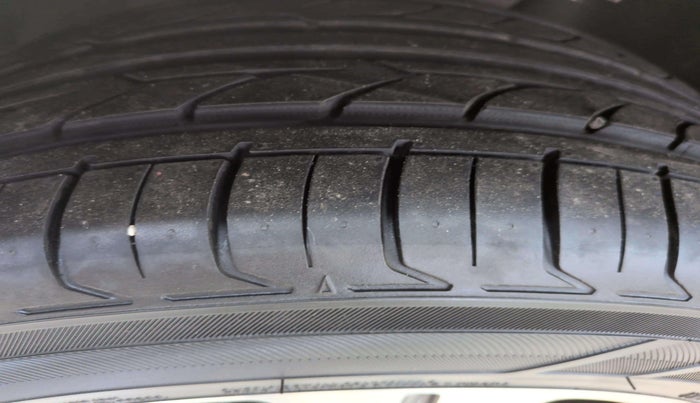 2020 Mercedes Benz E Class E 220 D, Diesel, Automatic, 34,805 km, Right Front Tyre Tread