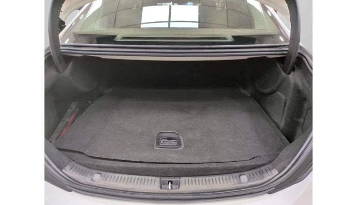 2020 Mercedes Benz E Class E 220 D, Diesel, Automatic, 34,805 km, Boot Inside