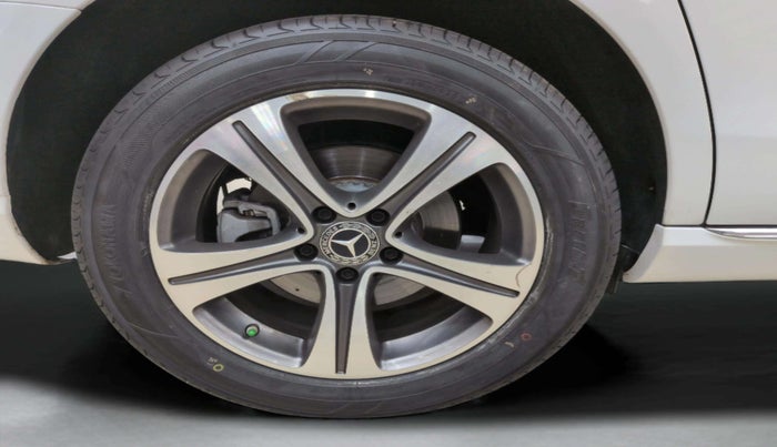 2020 Mercedes Benz E Class E 220 D, Diesel, Automatic, 34,805 km, Right Rear Wheel