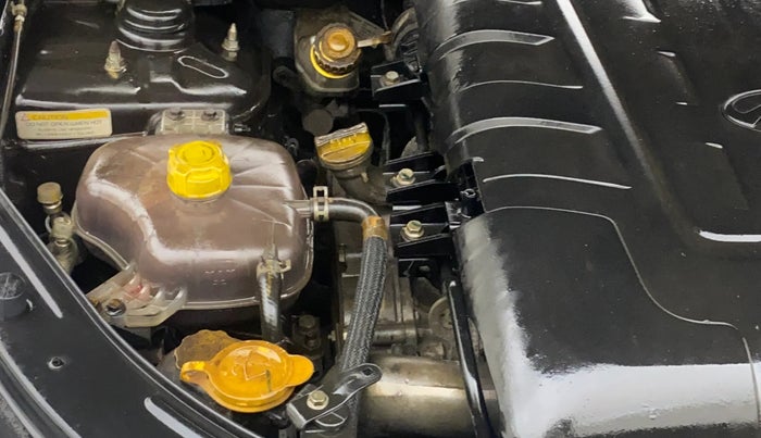 2019 Mahindra XUV500 W7, Diesel, Manual, 82,775 km, Engine View - Right