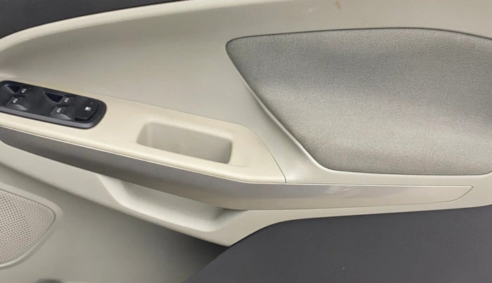 2013 Ford Ecosport TITANIUM 1.5L DIESEL, Diesel, Manual, 62,182 km, Driver Side Door Panels Control