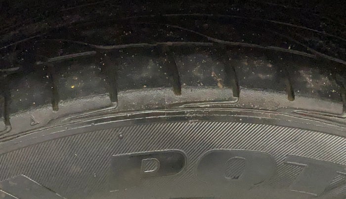 2016 Ford Ecosport TREND+ 1.0L ECOBOOST, Petrol, Manual, 1,49,070 km, Left Front Tyre Tread