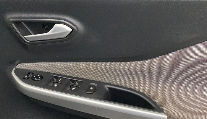 2024 Nissan MAGNITE XL AMT EZ Shift, Petrol, Automatic, 19,213 km, Driver Side Door Panels Control