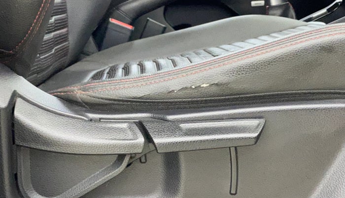 2020 KIA SONET GTX PLUS 1.0 IMT, Petrol, Manual, 52,368 km, Driver Side Adjustment Panel