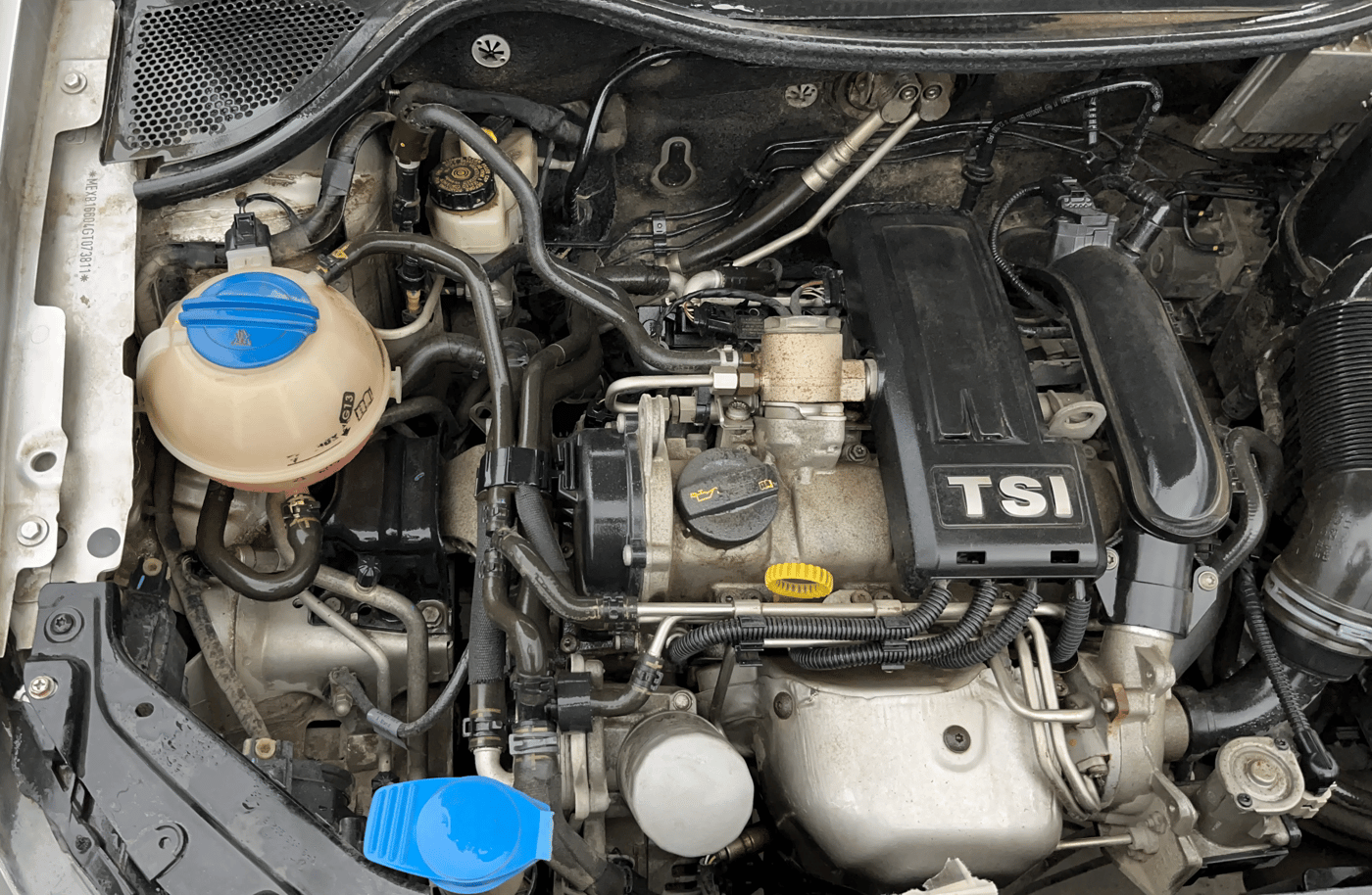 2016 Volkswagen Vento HIGHLINE PETROL AT, Petrol, Automatic, 83,034 km, Engine View - Right