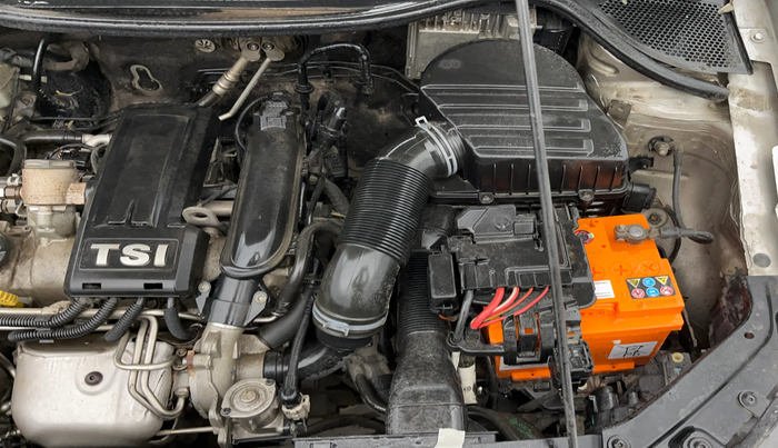 2016 Volkswagen Vento HIGHLINE PETROL AT, Petrol, Automatic, 83,011 km, Engine View - Left