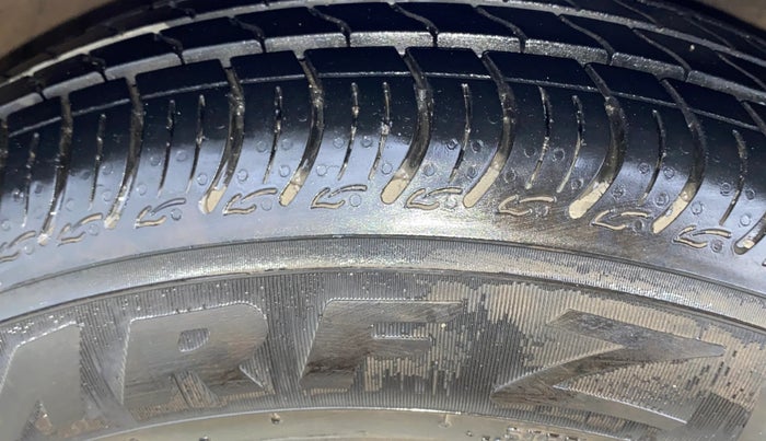 2014 Hyundai Xcent S (O) 1.2, Petrol, Manual, 49,491 km, Right Front Tyre Tread