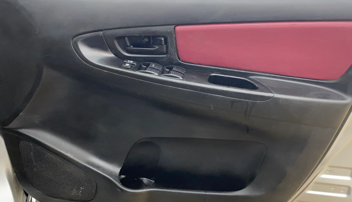 2014 Toyota Innova 2.5 GX 8 STR, Diesel, Manual, 73,319 km, Driver Side Door Panels Control