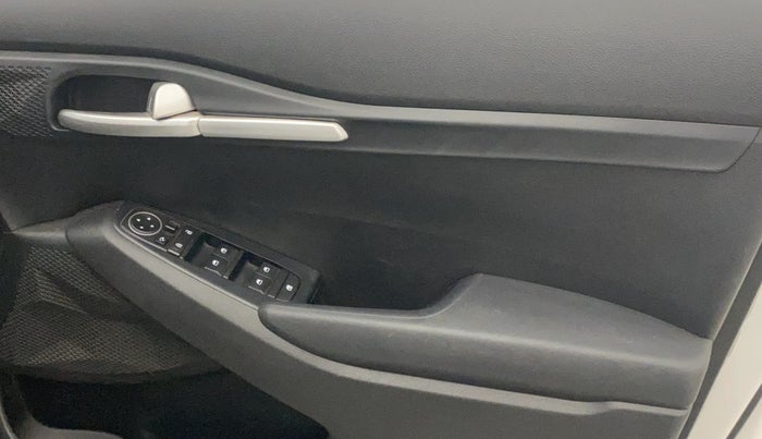 2020 KIA SELTOS HTK PLUS 1.5, Petrol, Manual, 77,663 km, Driver Side Door Panels Control