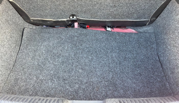 2019 Volkswagen Polo HIGHLINE PLUS 1.0 16 ALLOY, Petrol, Manual, 1,23,914 km, Boot Inside